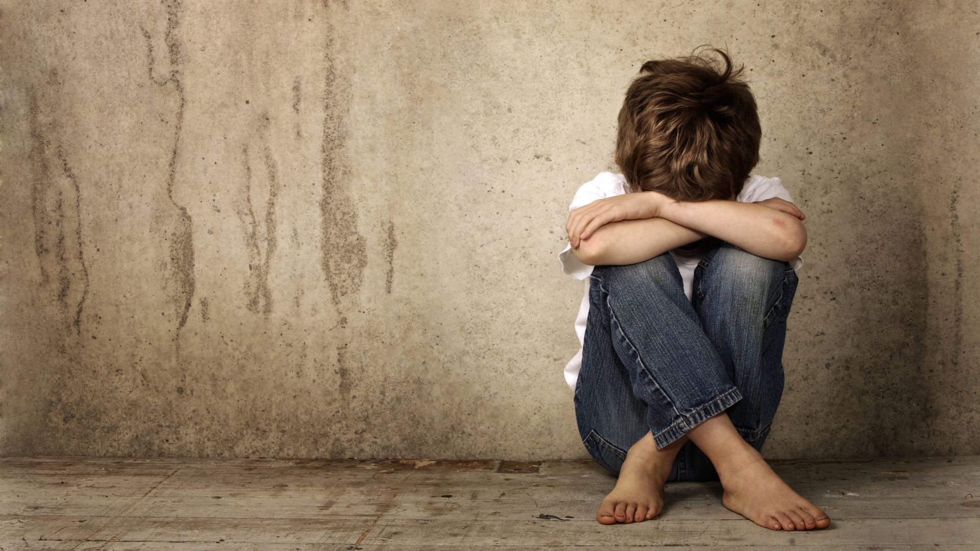 新北小六女童校內墜樓亡 醫籲：家長與老師需警覺的自殺警訊